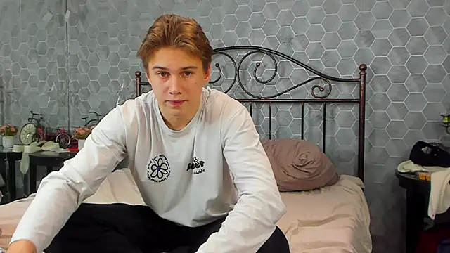 Snapshot of Marcus_Swampov chatting on January 7, 12:48 pm Marcus Swampov online show from January 7, 12:48 pm