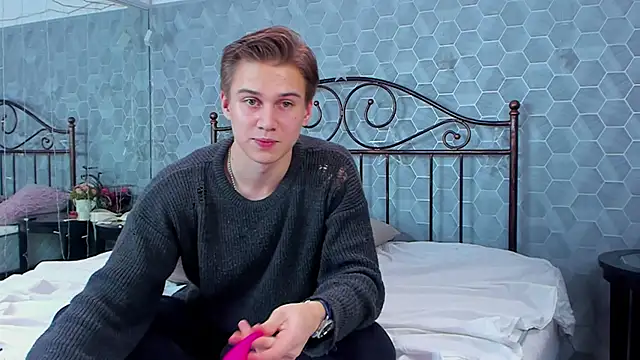 Snapshot of Marcus_Swampov chatting on December 20, 9:43 am Marcus Swampov online show from December 20, 9:43 am