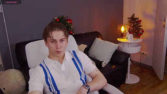Snapshot of Marcus_Swampov chatting on December 25, 10:50 am Marcus Swampov online show from December 25, 10:50 am
