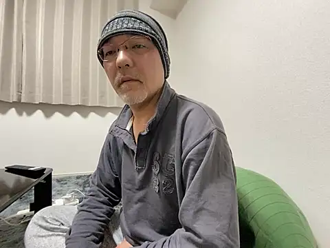 Snapshot of Grandpa29hijii chatting on February 6, 3:52 pm Grandpa29hijii online show from February 6, 3:52 pm