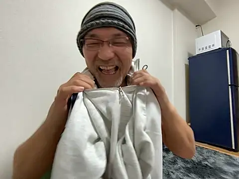 Snapshot of Grandpa29hijii chatting on February 23, 4:53 pm Grandpa29hijii online show from February 23, 4:53 pm