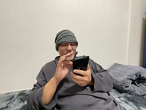 Snapshot of Grandpa29hijii chatting on March 5, 1:06 pm Grandpa29hijii online show from March 5, 1:06 pm