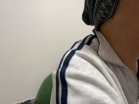 Snapshot of Grandpa29hijii chatting on March 3, 1:15 pm Grandpa29hijii online show from March 3, 1:15 pm