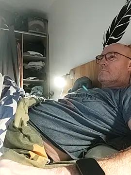 bogland33 online show from February 19, 9:22 pm