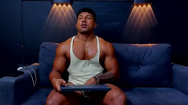 CallumMuscle online show from February 14, 3:33 am