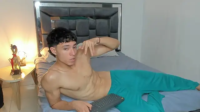 enzo sloran online show from November 25, 8:16 am