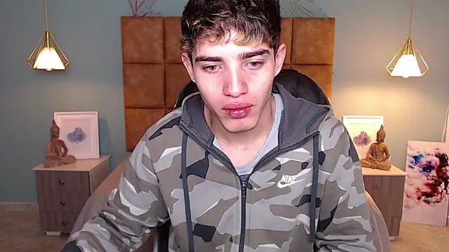 Snapshot of AlejooTwink chatting on December 10, 1:22 pm AlejooTwink online show from December 10, 1:22 pm