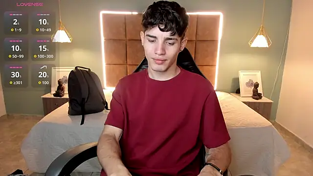 AlejooTwink online show from April 24, 2:14 am