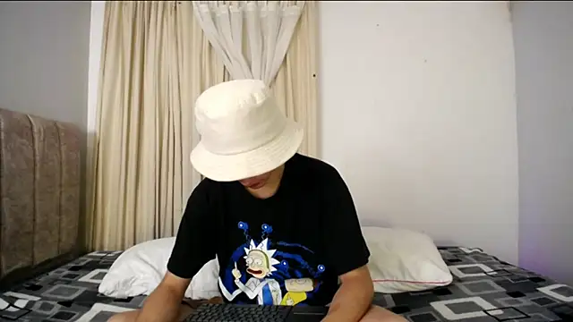 Yellowpokemon23 online show from April 1, 9:34 pm