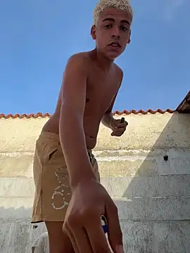 Leo bunny hot online show from November 10, 8:25 pm