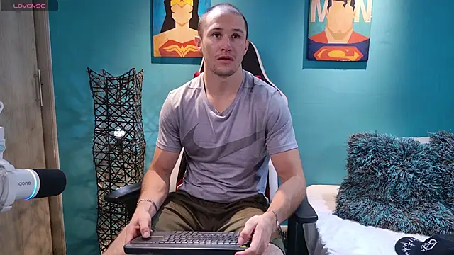 Snapshot of AxelFairchaild chatting on January 23, 1:35 pm AxelFairchaild online show from January 23, 1:35 pm