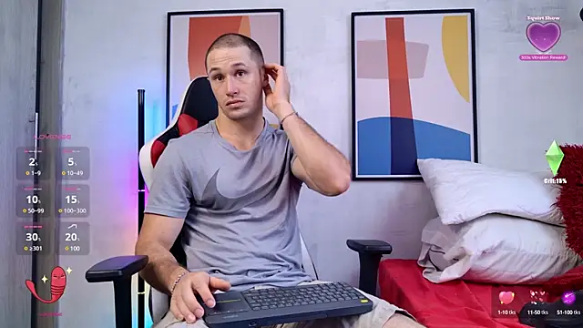 Snapshot of AxelFairchaild chatting on December 10, 12:16 pm AxelFairchaild online show from December 10, 12:16 pm