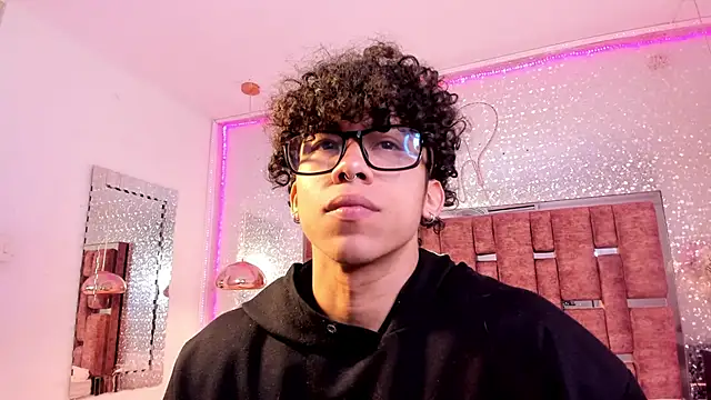 AkazaBoy  online show from April 27, 6:10 am