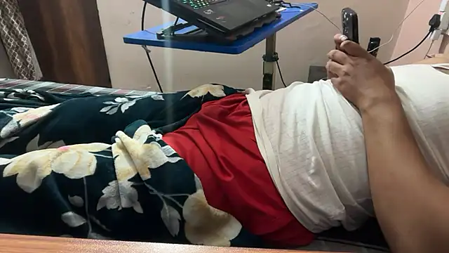 Snapshot of sexyboy09 chatting on October 8, 5:06 pm sexyboy09 online show from October 8, 5:06 pm