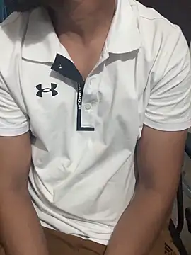 Snapshot of sexyboy09 chatting on September 13, 5:03 pm sexyboy09 online show from September 13, 5:03 pm