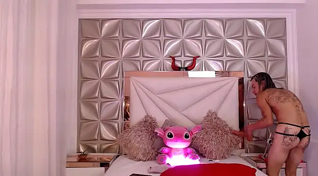 Snapshot of georgie_latin99 chatting on March 5, 11:49 am georgie latin99 online show from March 5, 11:49 am
