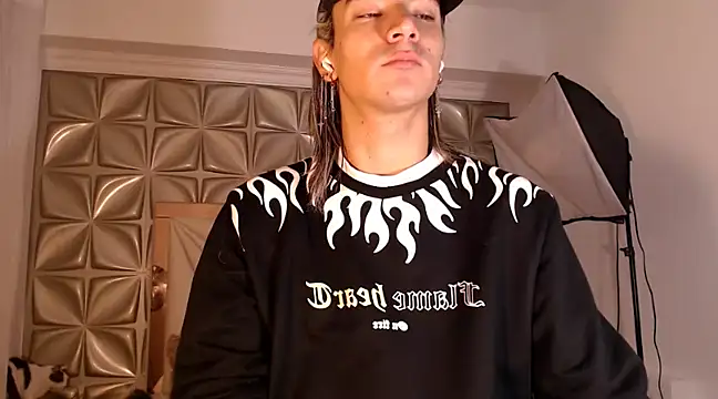 Snapshot of georgie_latin99 chatting on March 7, 12:01 pm georgie latin99 online show from March 7, 12:01 pm