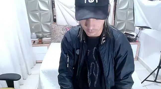 Snapshot of georgie_latin99 chatting on March 14, 1:02 pm georgie latin99 online show from March 14, 1:02 pm
