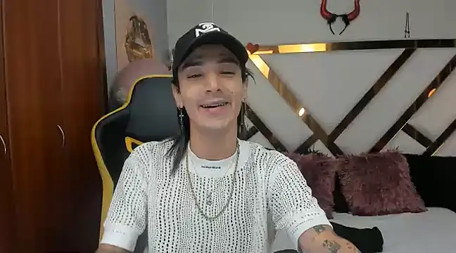 Snapshot of georgie_latin99 chatting on January 11, 9:15 pm georgie latin99 online show from January 11, 9:15 pm