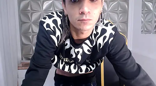 Snapshot of georgie_latin99 chatting on February 20, 11:42 am georgie latin99 online show from February 20, 11:42 am