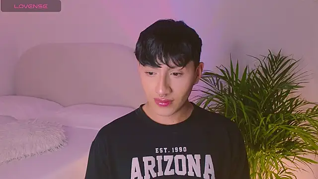 Snapshot of dilan_sp chatting on March 18, 1:24 am dilan sp online show from March 18, 1:24 am