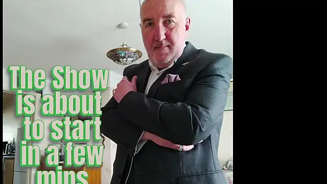 Adamdaddybear online show from June 10, 7:10 am