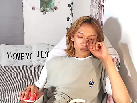 imtwinky online show from March 25, 2:32 pm