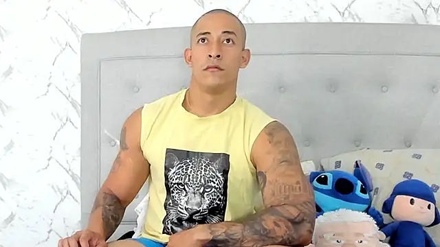 Snapshot of luigiferrara chatting on February 4, 8:49 pm luigiferrara online show from February 4, 8:49 pm