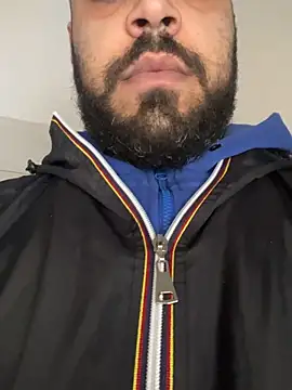 Dikkiduohottt online show from March 12, 9:39 am