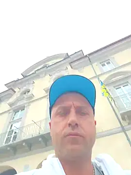 Snapshot of Lecatore80 chatting on October 13, 9:59 am Lecatore80 online show from October 13, 9:59 am
