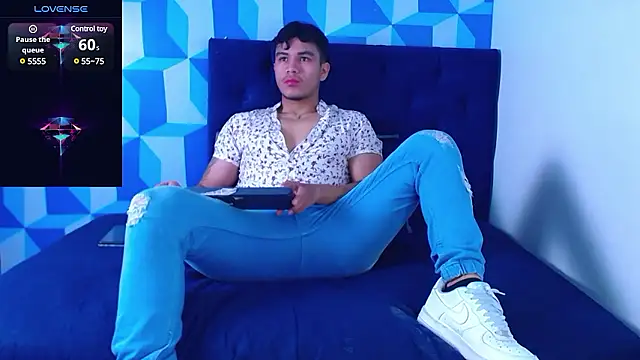 Snapshot of jeisonstark chatting on December 4, 7:23 pm jeisonstark online show from December 4, 7:23 pm