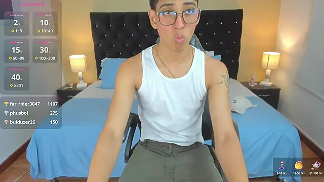 Snapshot of Dark_hairy_ chatting on January 5, 2:27 am Dark hairy online show from January 5, 2:27 am