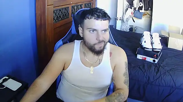 Snapshot of MasterKvn chatting on March 7, 8:55 pm MasterKvn online show from March 7, 8:55 pm