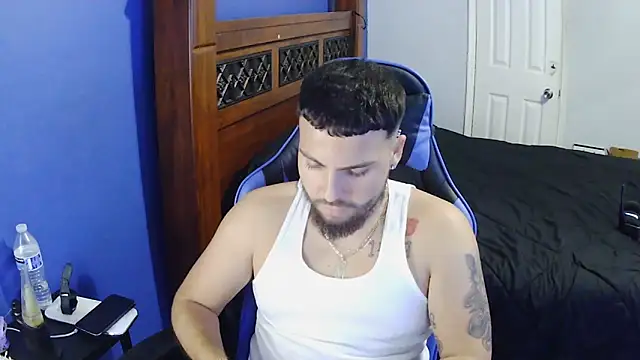 Snapshot of MasterKvn chatting on February 27, 6:07 am MasterKvn online show from February 27, 6:07 am