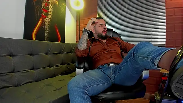 Snapshot of Ethan_Castellano chatting on January 7, 1:39 am Ethan Castellano online show from January 7, 1:39 am