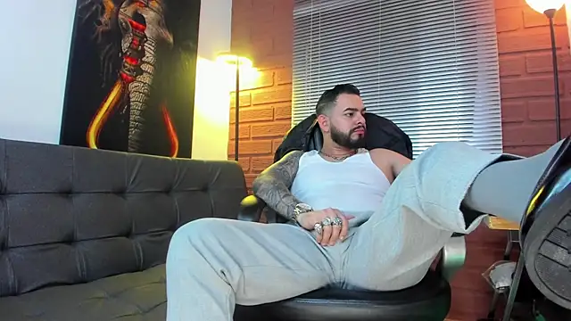Snapshot of Ethan_Castellano chatting on December 5, 1:06 pm Ethan Castellano online show from December 5, 1:06 pm