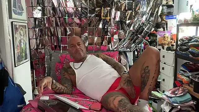 joeytatts66 online show from April 20, 1:30 am