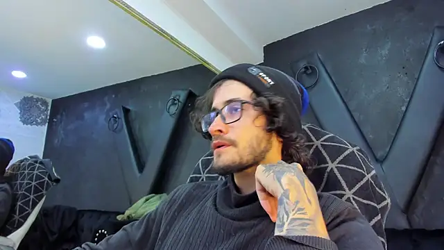 Snapshot of Loggan_donnelly chatting on March 15, 9:05 pm Loggan donnelly online show from March 15, 9:05 pm