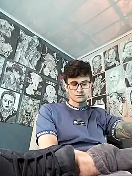 Loggan donnelly online show from December 14, 7:43 pm