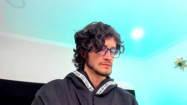 Snapshot of Loggan_donnelly chatting on February 7, 9:48 pm Loggan donnelly online show from February 7, 9:48 pm
