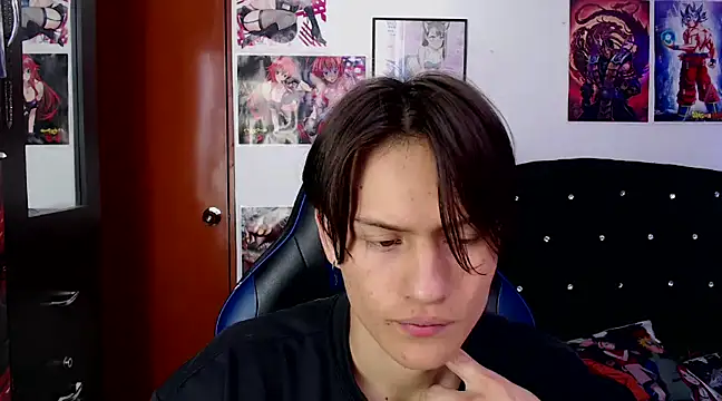 Snapshot of sr_jaeger chatting on March 8, 8:13 pm sr jaeger online show from March 8, 8:13 pm