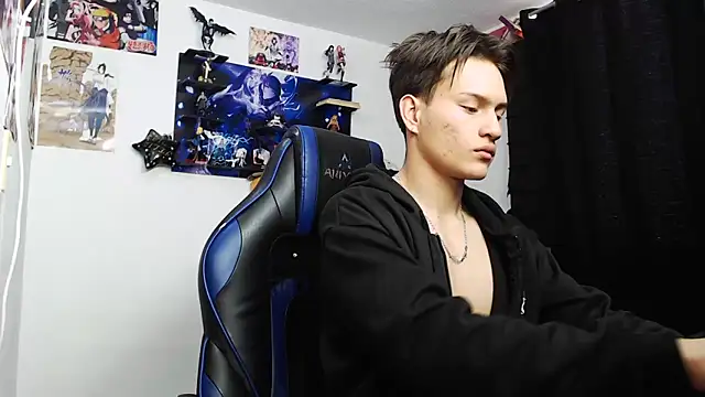 Snapshot of sr_jaeger chatting on October 6, 1:05 pm sr jaeger online show from October 6, 1:05 pm