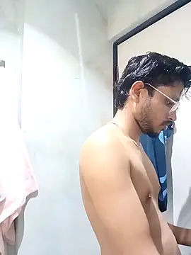 skinnyyyyyyyyy online show from April 26, 8:12 am