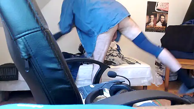 Snapshot of SteveStiffbone chatting on January 1, 3:03 pm SteveStiffbone online show from January 1, 3:03 pm