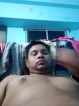 Snapshot of Sexyghsoh chatting on December 22, 6:37 pm Sexyghsoh online show from December 22, 6:37 pm