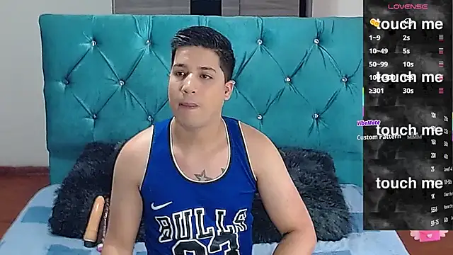 Snapshot of Randy_horny chatting on September 15, 5:03 pm Randy horny online show from September 15, 5:03 pm