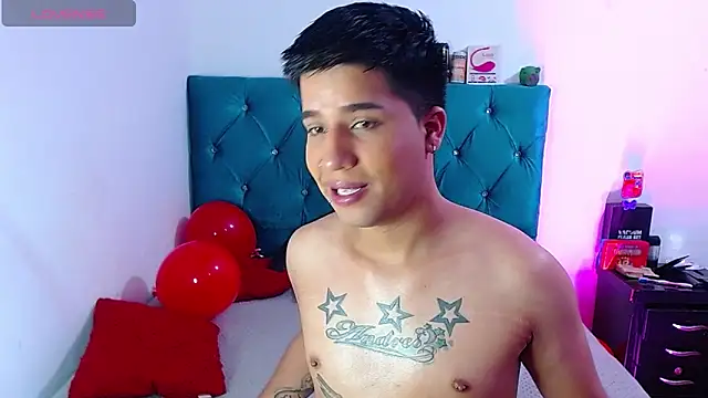 Snapshot of Randy_horny chatting on February 15, 5:19 am Randy horny online show from February 15, 5:19 am