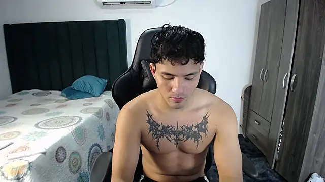 Snapshot of man_dur07 chatting on February 16, 8:55 pm man dur07 online show from February 16, 8:55 pm