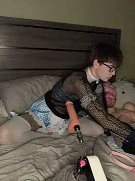 YourFavTwinkie online show from February 1, 7:26 am