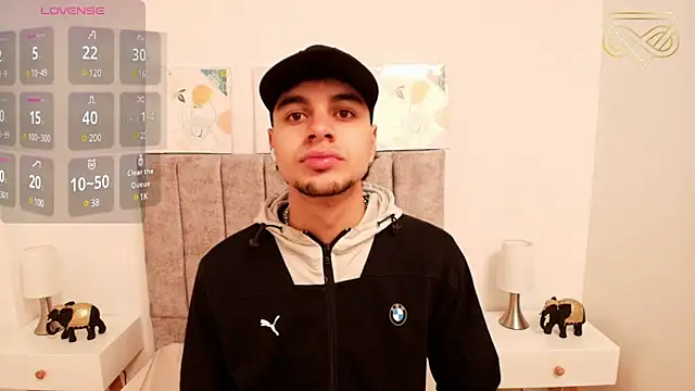 Snapshot of Amadeo_Wild chatting on January 23, 2:39 pm Amadeo Wild online show from January 23, 2:39 pm